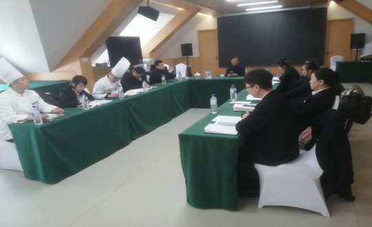 5.长白山008PG国际酒店组织召开治理人员会议（调整一下清澈度）_副本.jpg