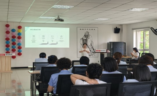14.健全产业集团宣讲会现场_副本.jpg 14.健全产业集团宣讲会现场_副本.jpg