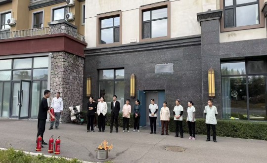 1.长白山008PG国际酒店组织发展消防安全培训_副本.jpg